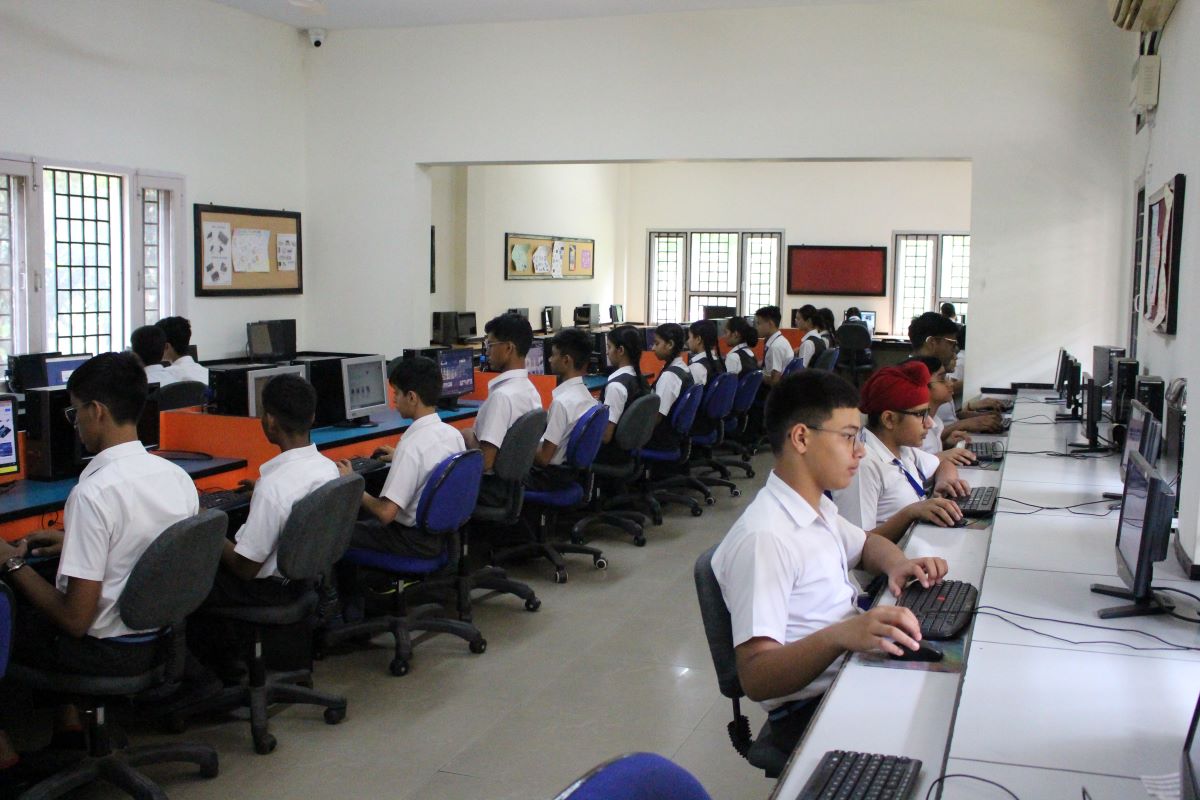 Students learning in Computer Lab